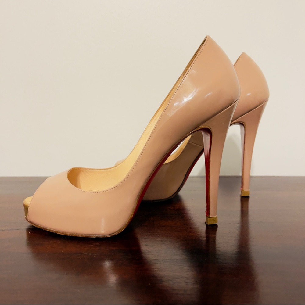 Christian Louboutin Very Prive Nude Patent Platform Peeptoe Heels 37.5